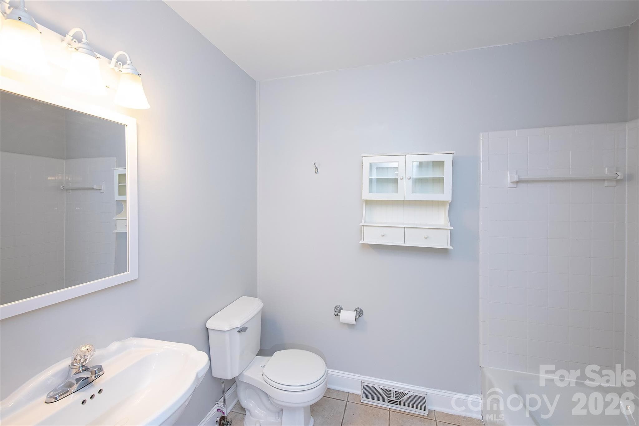 Single Family Residence at 6629 Knightswood Drive, Charlotte, photo 11 of 38