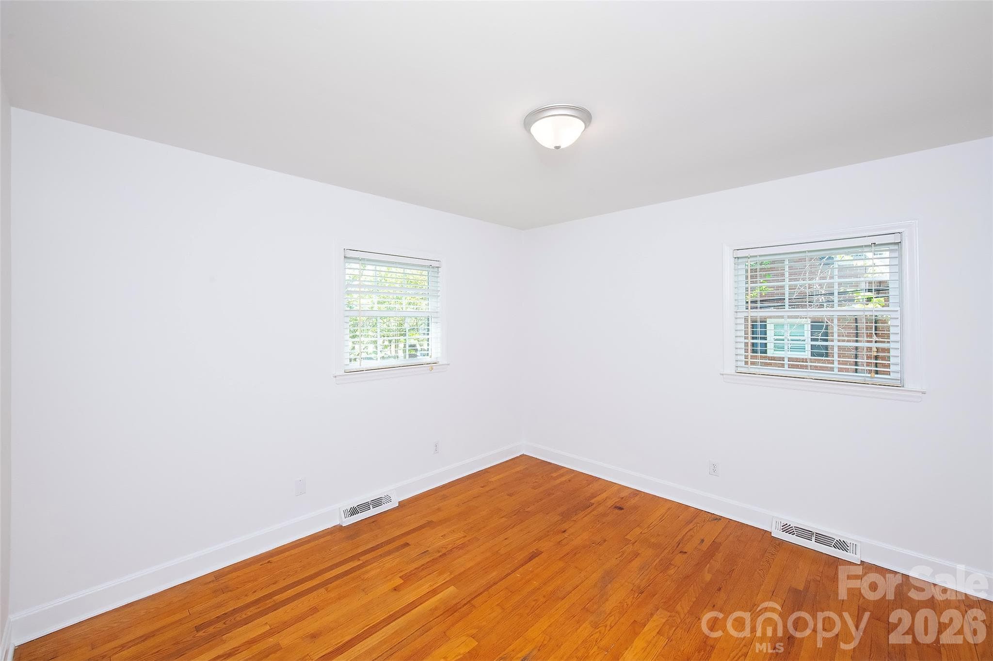 Single Family Residence at 6629 Knightswood Drive, Charlotte, photo 16 of 38