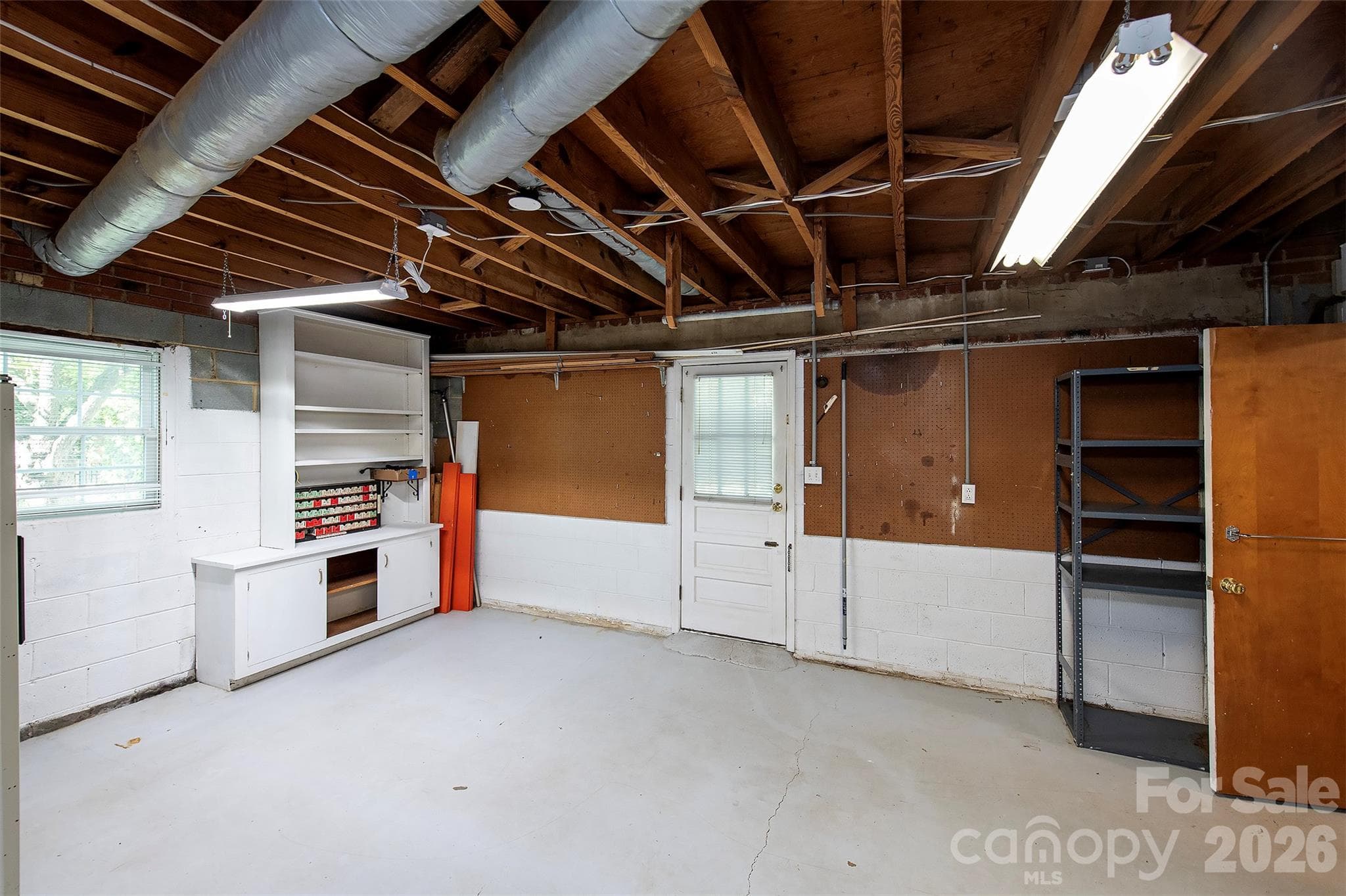 Heated Utility Room Workshop - 6629 Knightswood Drive, Charlotte