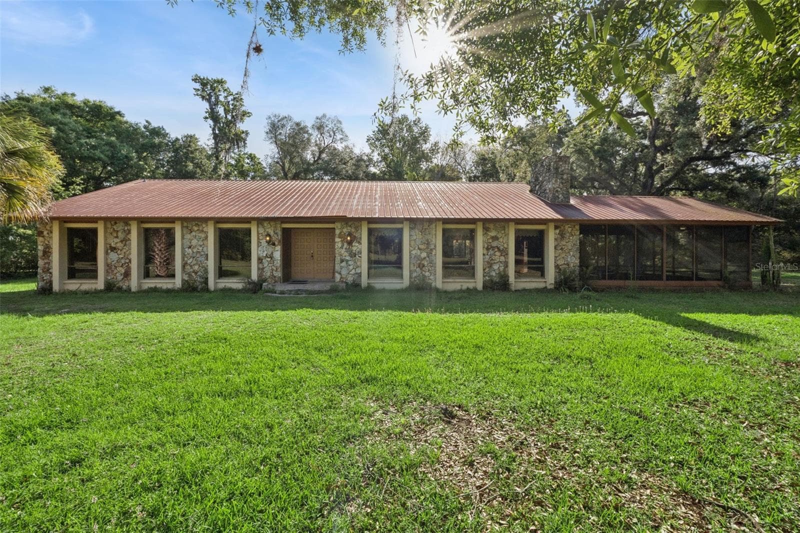 2260 PANORAMA DR