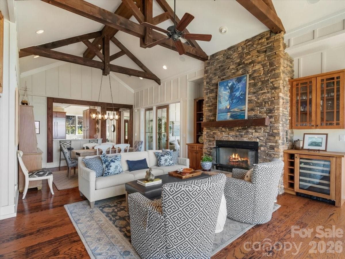 OPEN LIVING SPACE - Burnsville