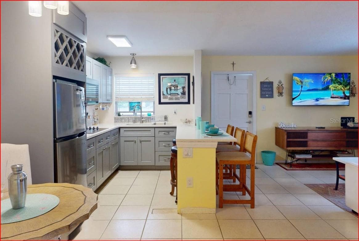 Condominium at 11440 1ST ST E #6, TREASURE ISLAND, photo 9 of 36