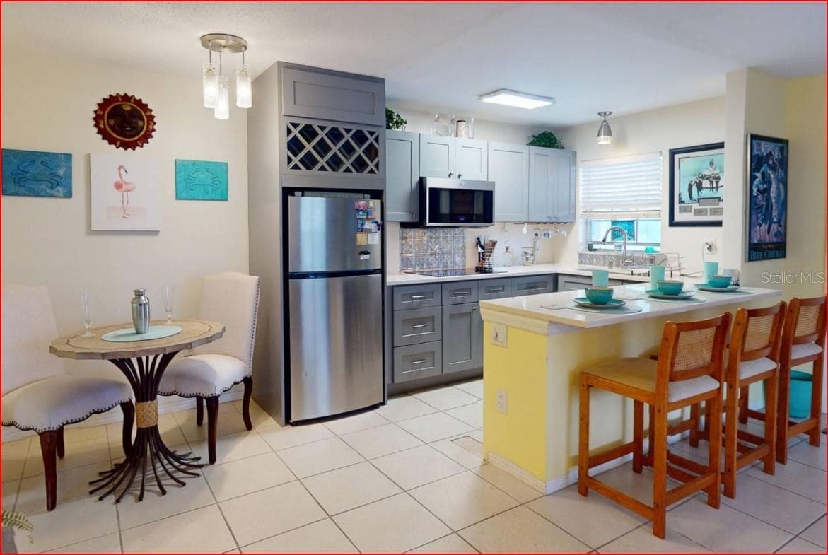 Condominium at 11440 1ST ST E #6, TREASURE ISLAND, photo 10 of 36