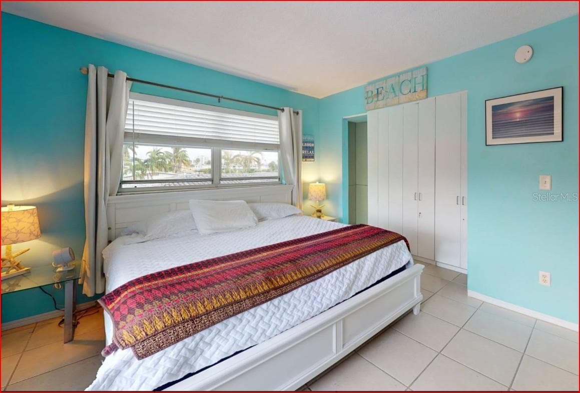 Condominium at 11440 1ST ST E #6, TREASURE ISLAND, photo 14 of 36