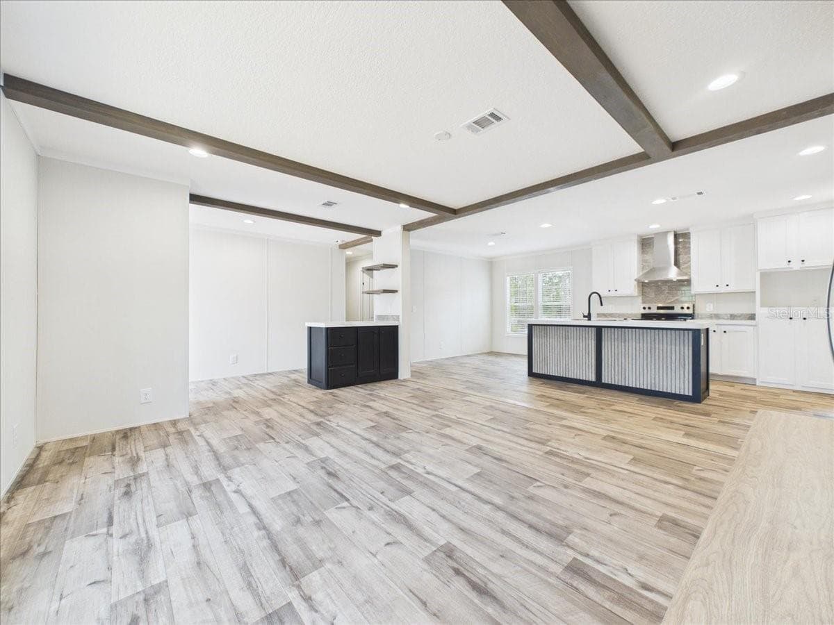 Manufactured Home at 137 BEULAH DR, HAWTHORNE, photo 9 of 31