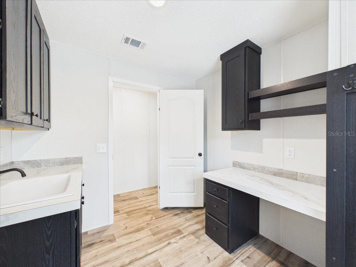 Manufactured Home at 137 BEULAH DR, HAWTHORNE, photo 20 of 31
