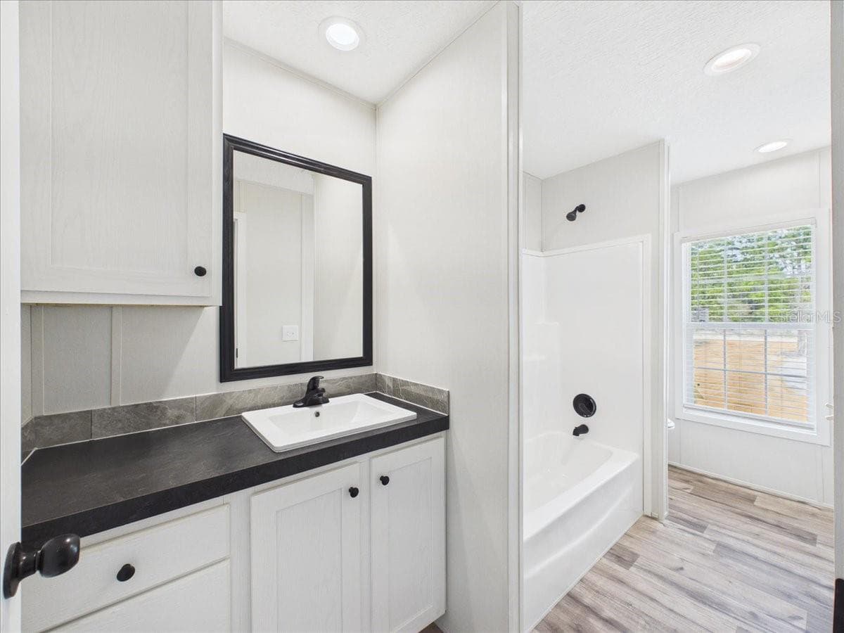 Manufactured Home at 137 BEULAH DR, HAWTHORNE, photo 24 of 31