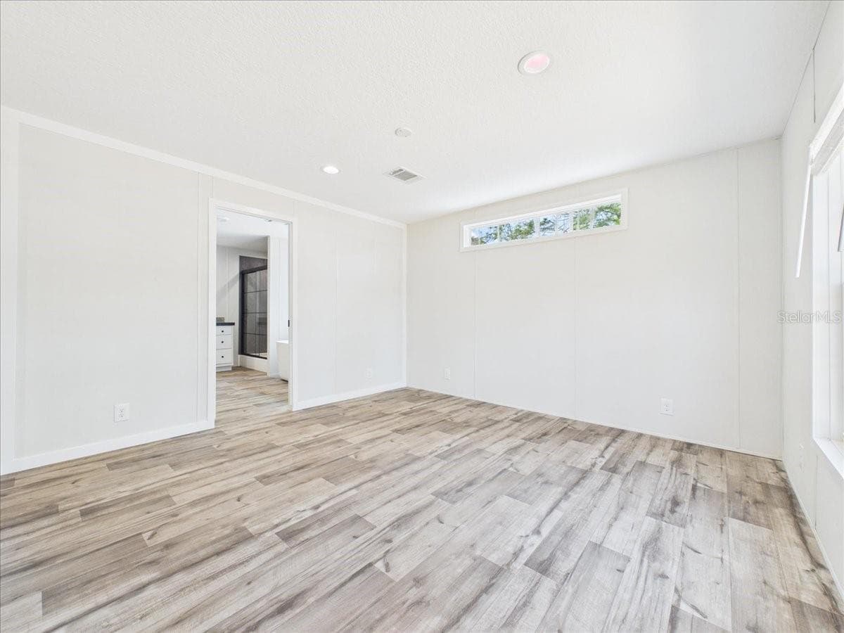 Manufactured Home at 137 BEULAH DR, HAWTHORNE, photo 13 of 31