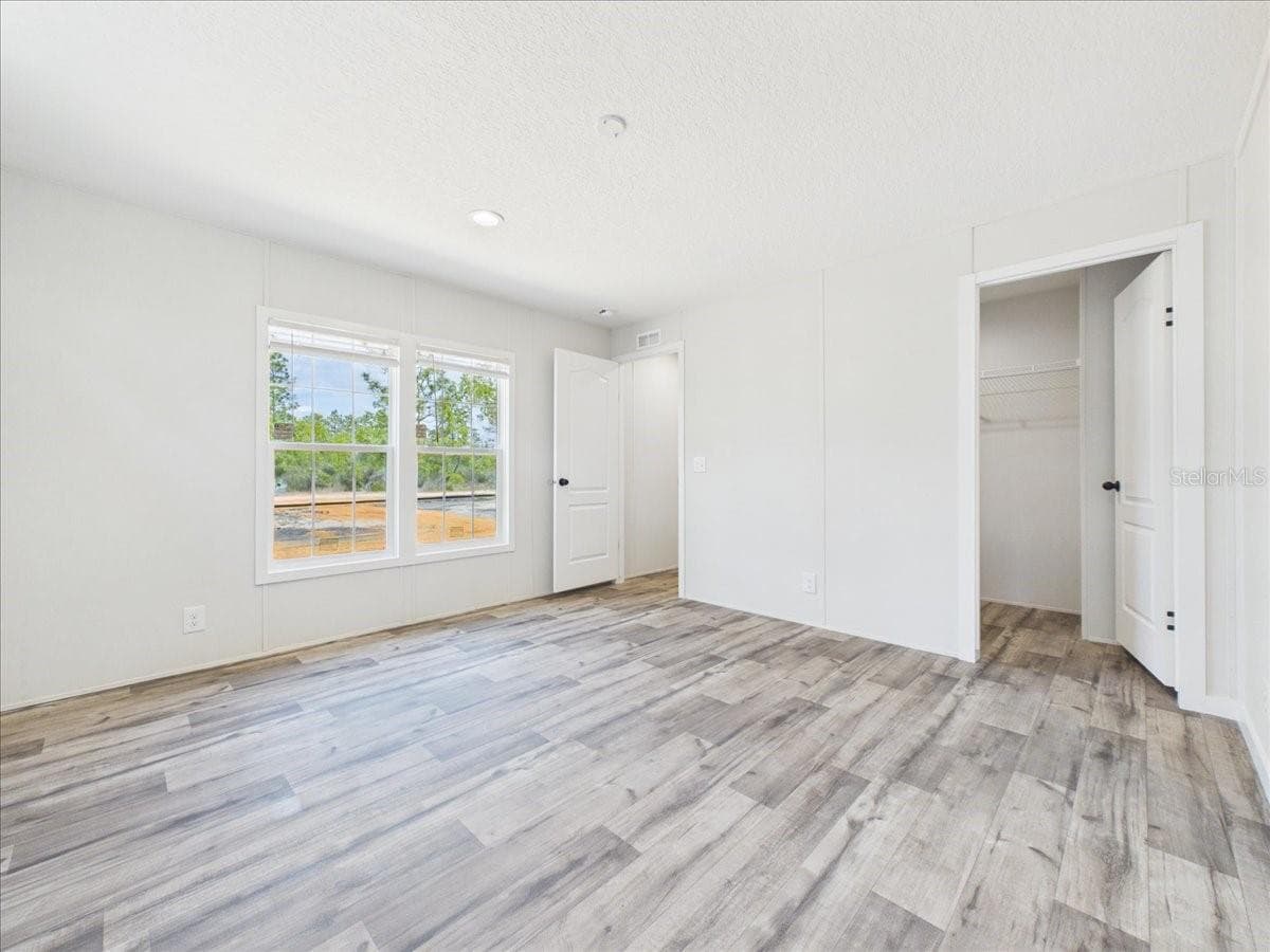 Manufactured Home at 137 BEULAH DR, HAWTHORNE, photo 14 of 31