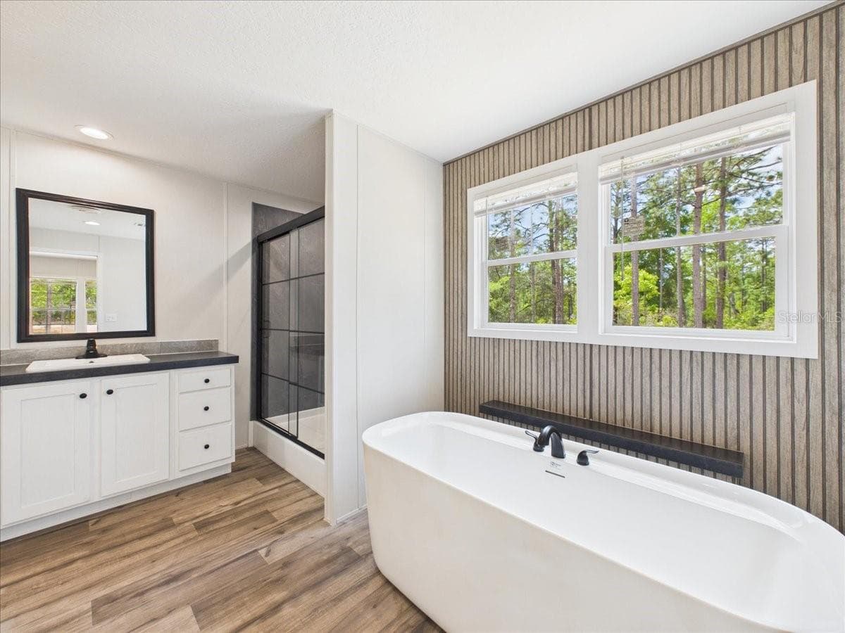 Manufactured Home at 137 BEULAH DR, HAWTHORNE, photo 17 of 31