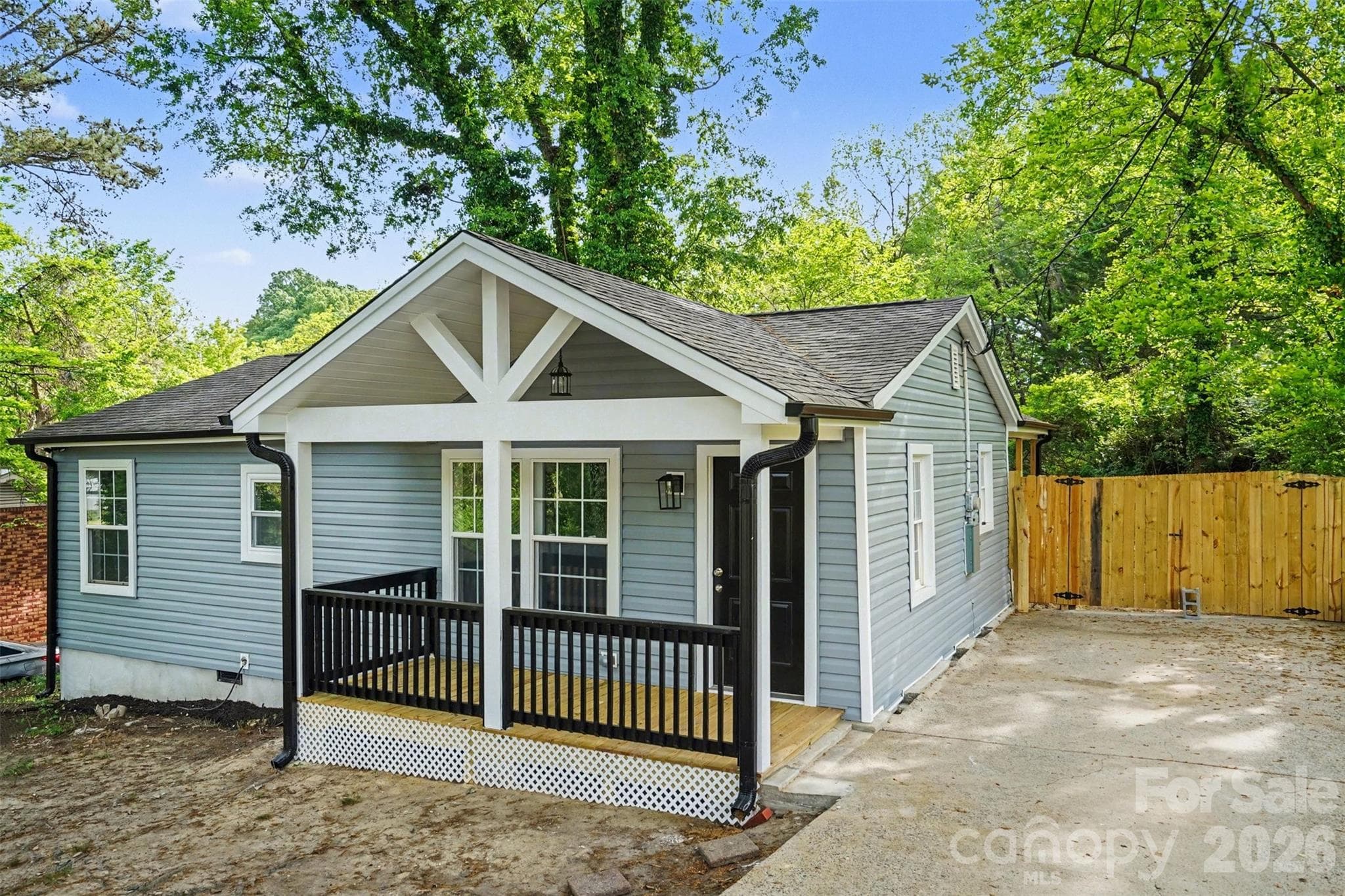 Single Family Residence at 722 S Weldon Street, Gastonia, photo 3 of 23