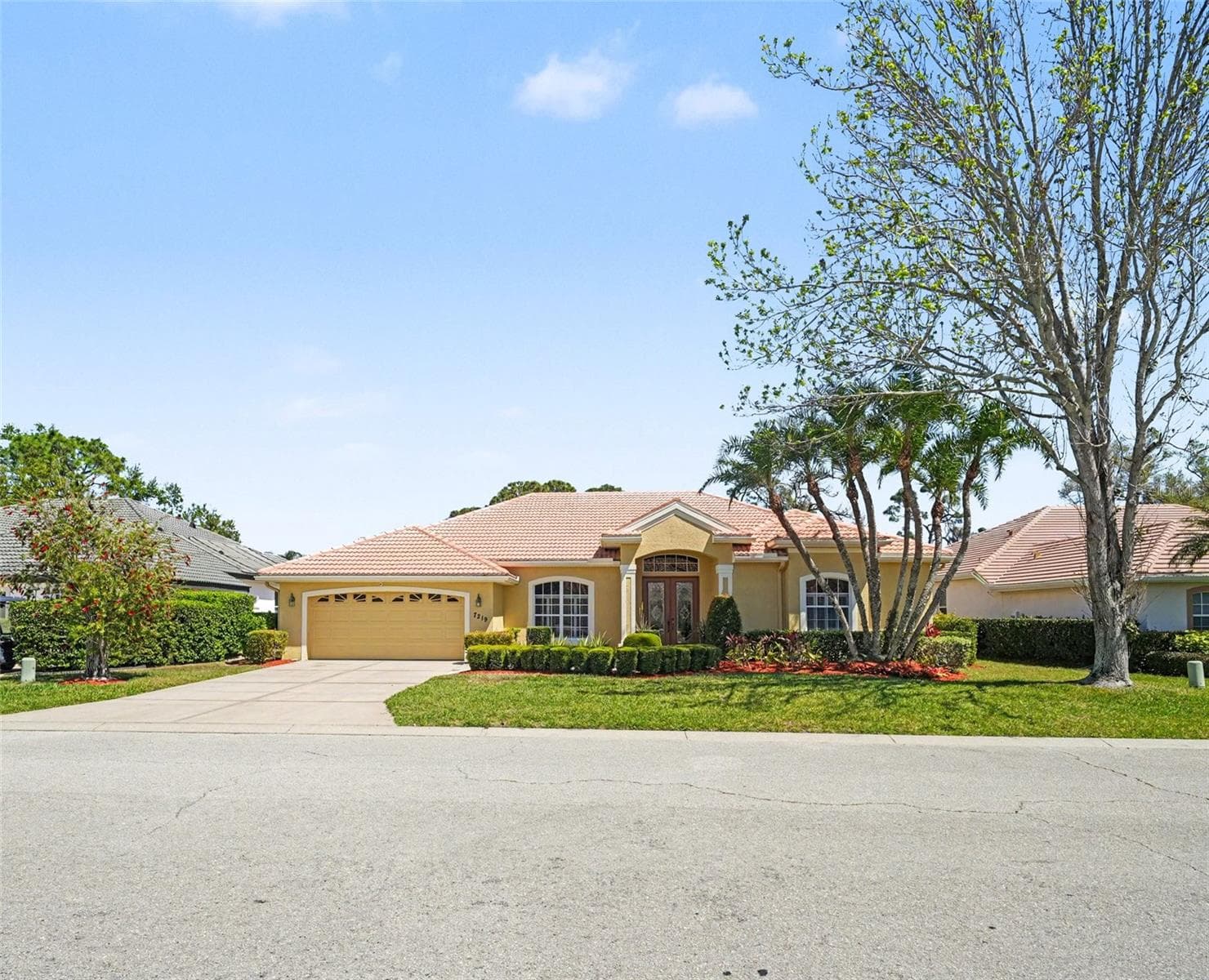 Single Family Residence at 7219 COACHLIGHT ST, SARASOTA, photo 2 of 29