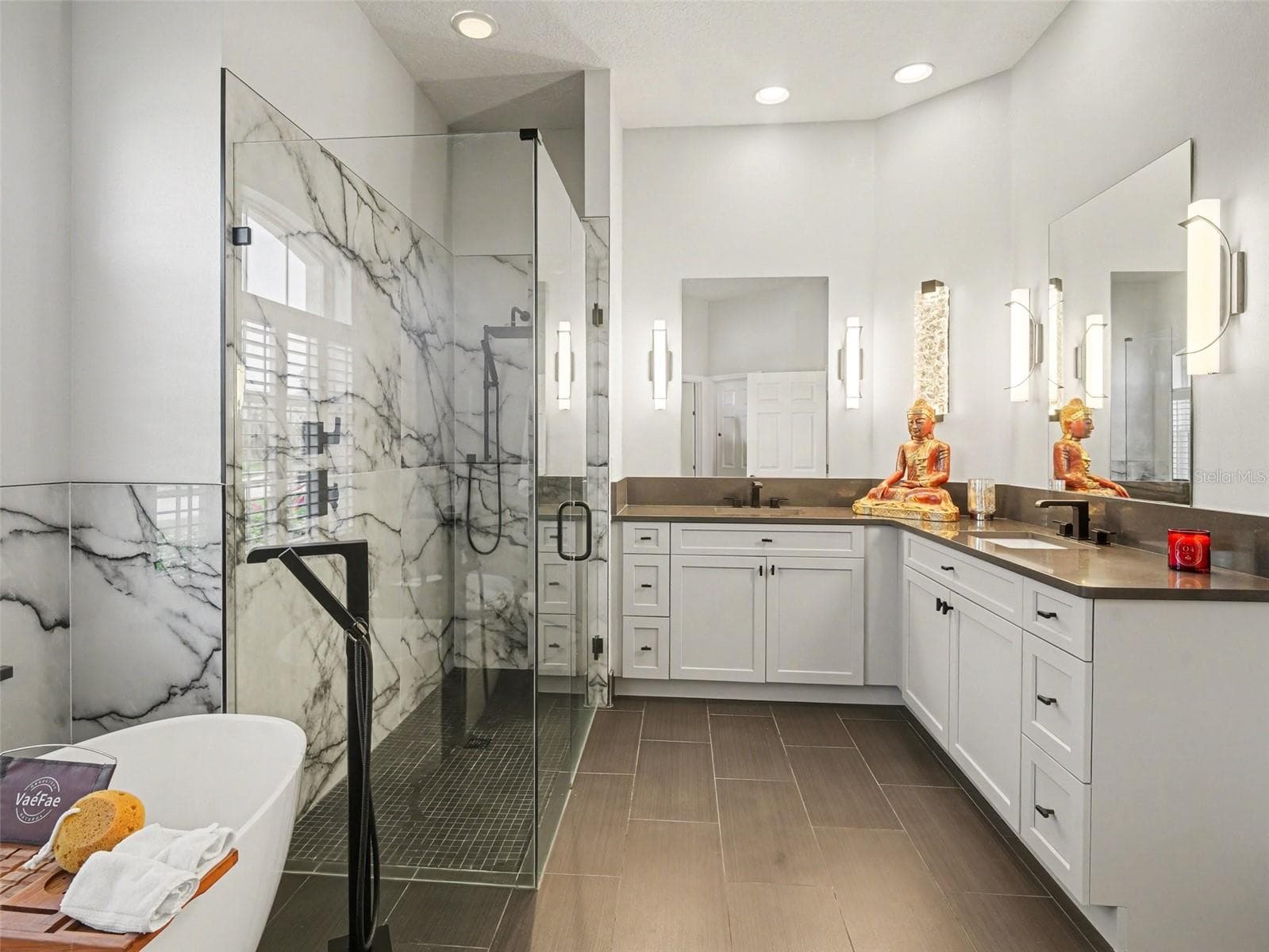 Single Family Residence at 7219 COACHLIGHT ST, SARASOTA, photo 14 of 29