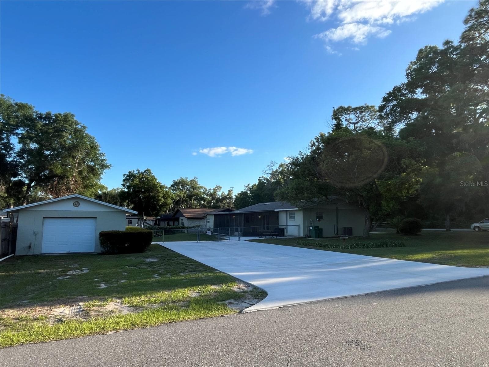Single Family Residence at 407 POINSETTIA AVE, FRUITLAND PARK, photo 9 of 26