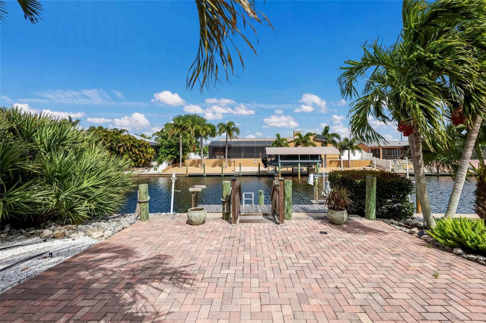 Single Family Residence at 5007 BIMINI DR, BRADENTON, photo 4 of 38