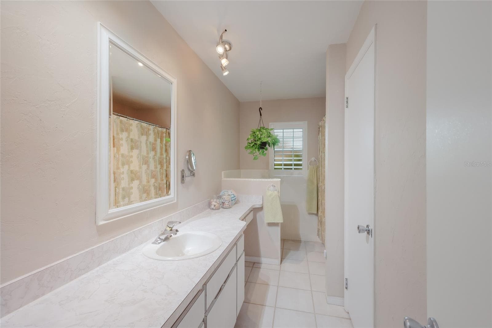 Single Family Residence at 5007 BIMINI DR, BRADENTON, photo 22 of 38