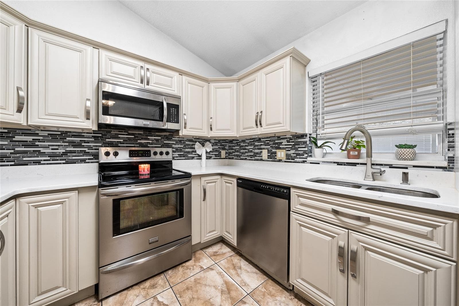 Single Family Residence at 10618 REAGANS RUN DR, CLERMONT, photo 13 of 43