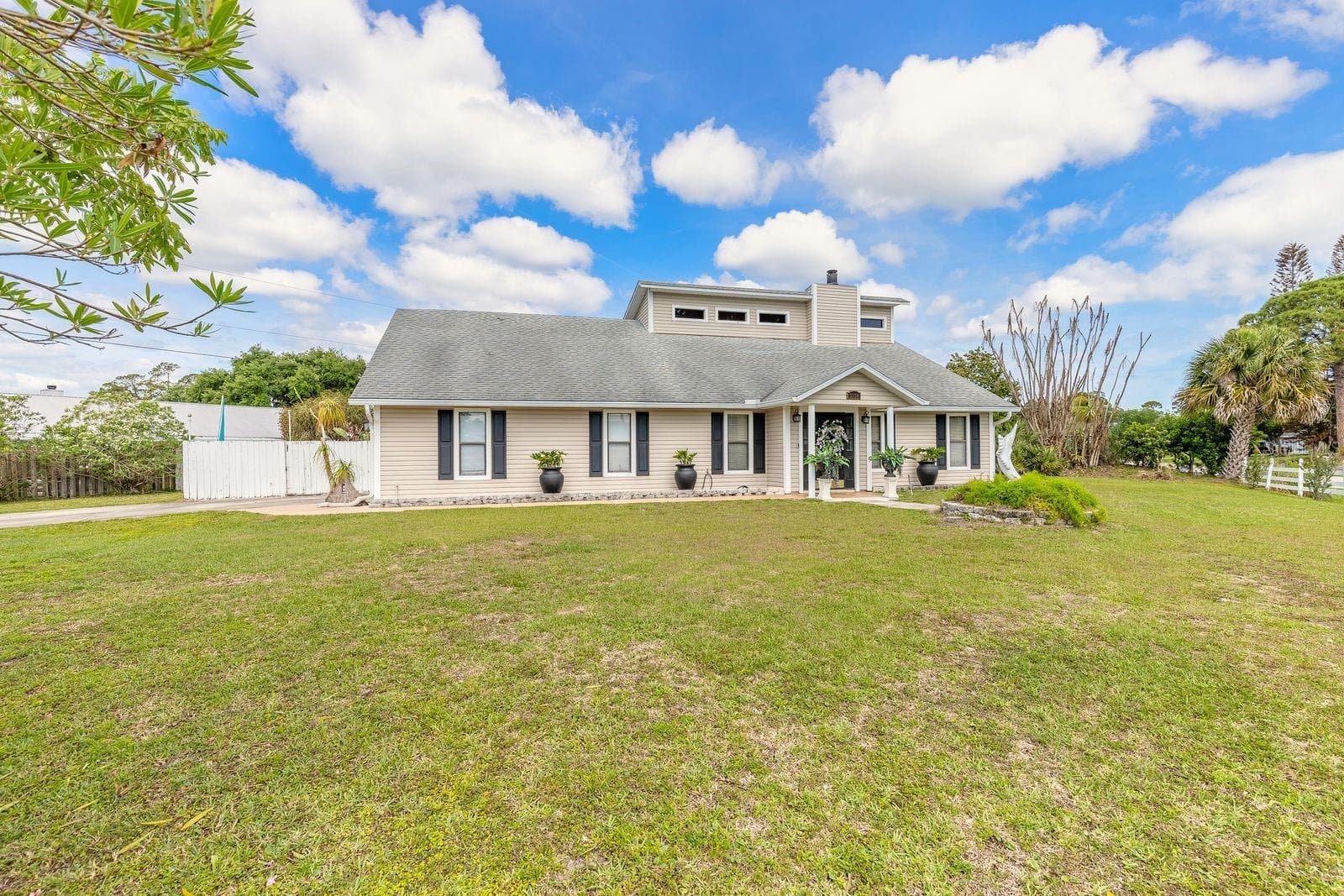 3130 ROYAL PALM DR