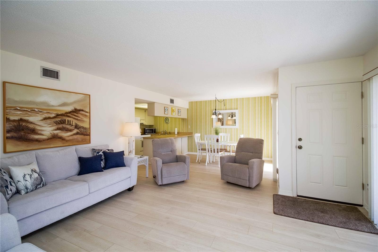 Condominium at 5476 SWIFT RD #19, SARASOTA, photo 6 of 34