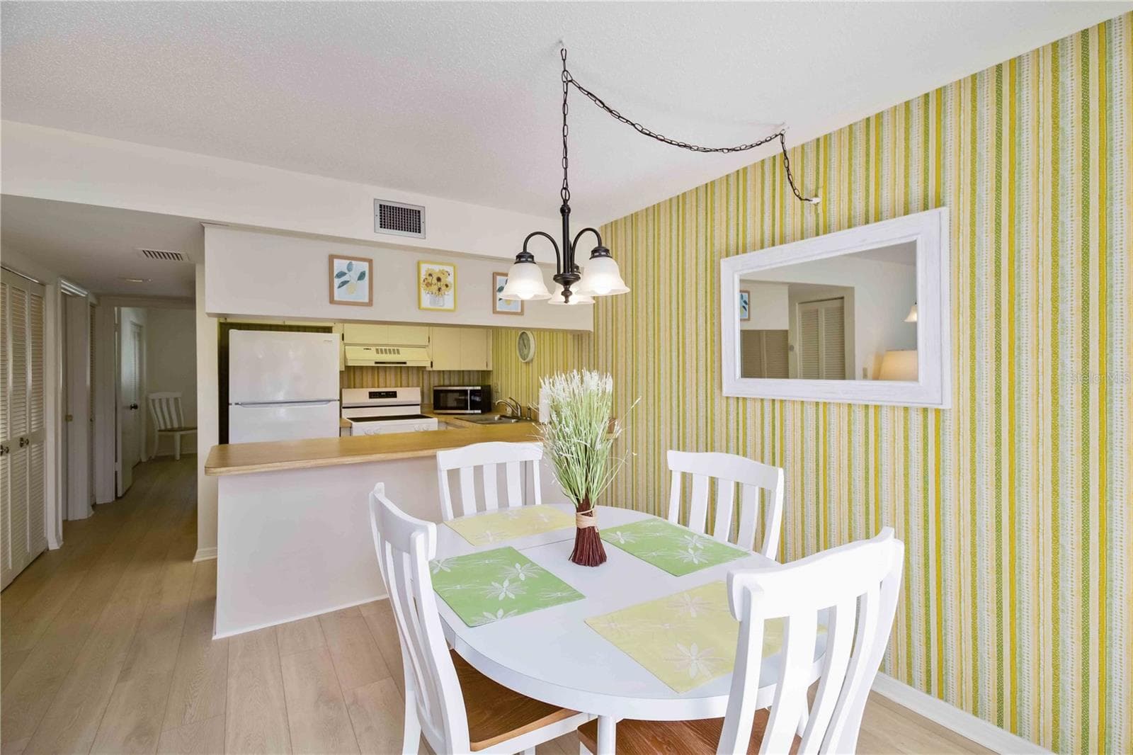 Condominium at 5476 SWIFT RD #19, SARASOTA, photo 10 of 34