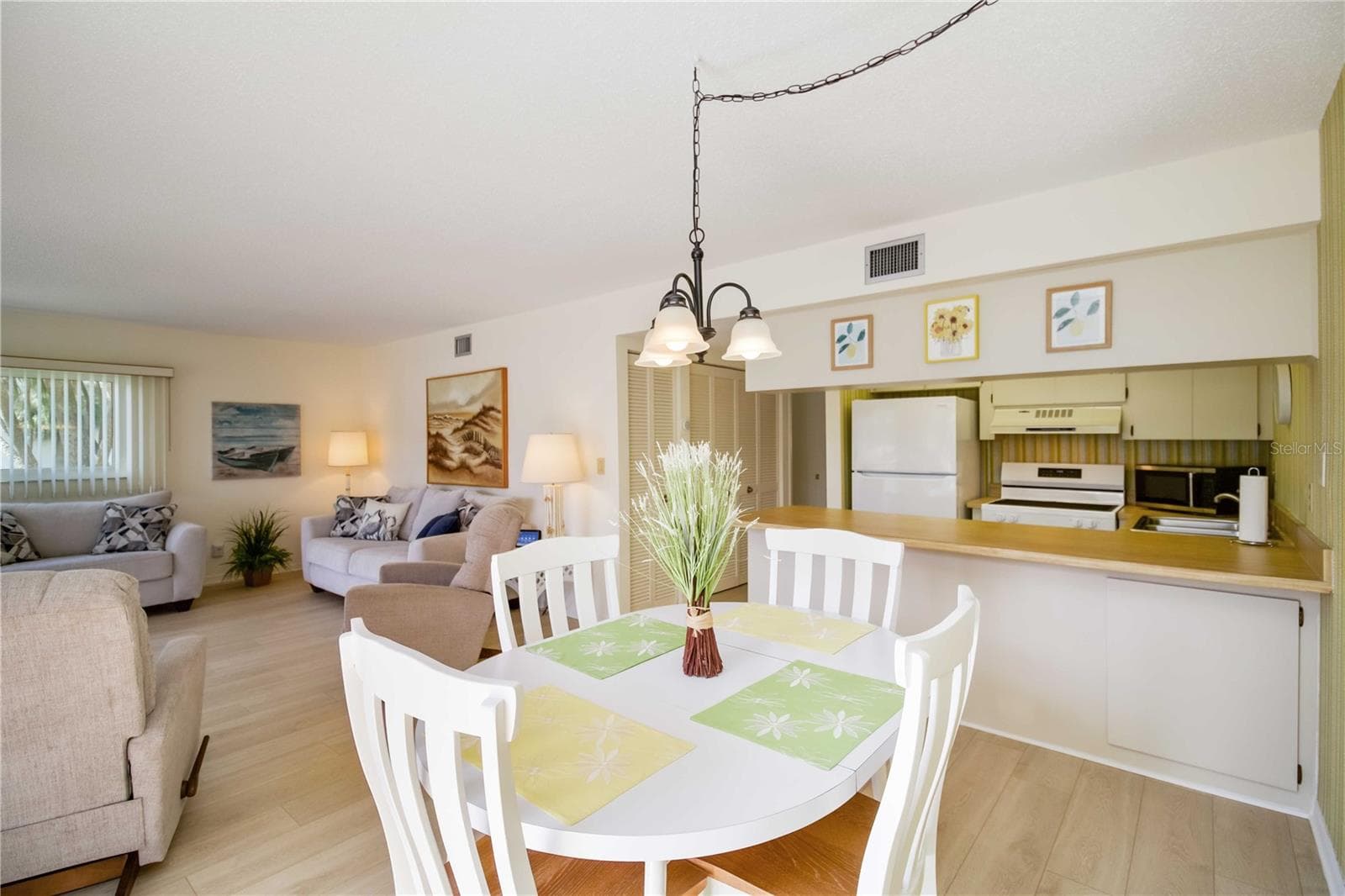 Condominium at 5476 SWIFT RD #19, SARASOTA, photo 11 of 34