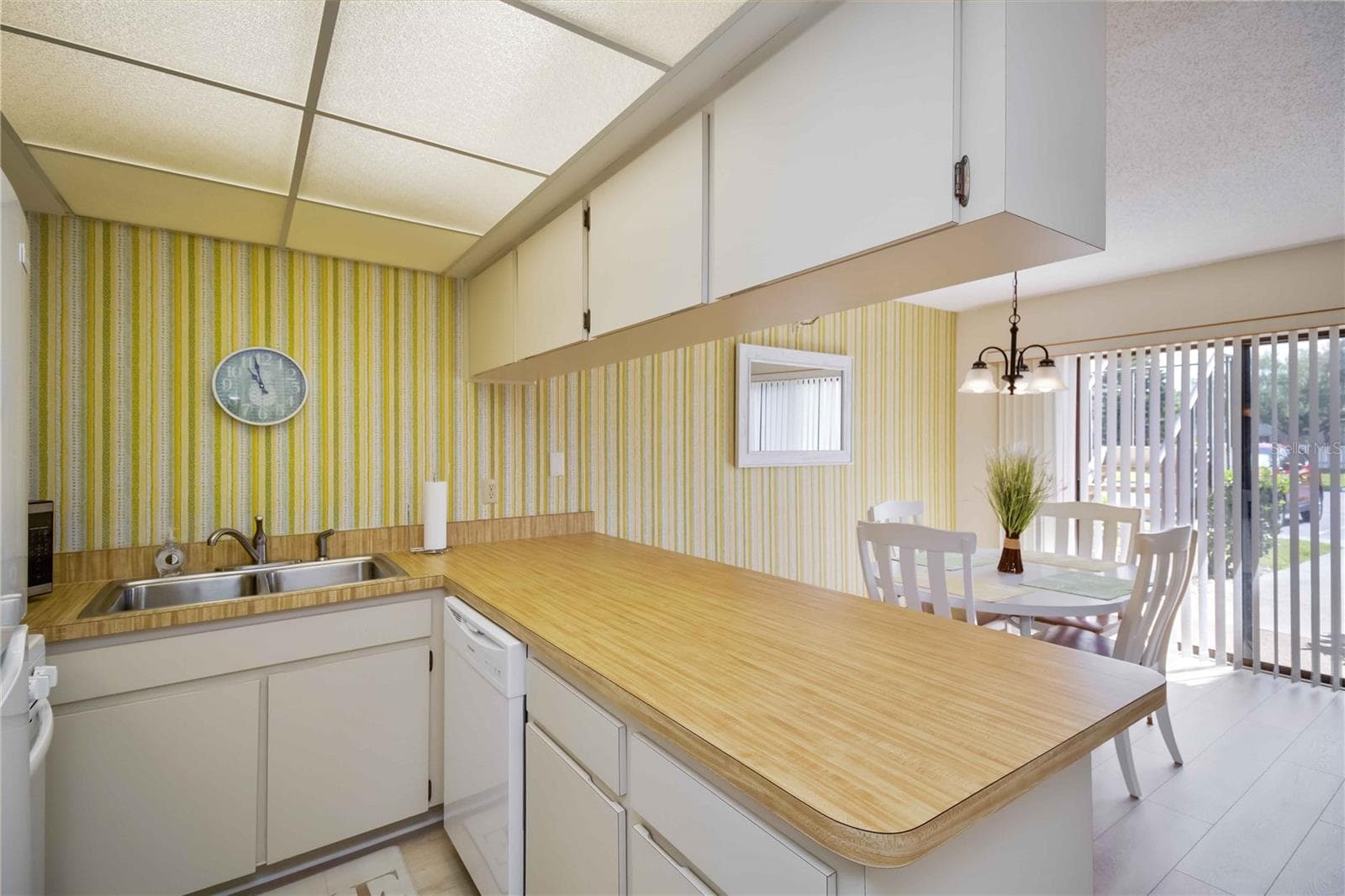 Condominium at 5476 SWIFT RD #19, SARASOTA, photo 16 of 34