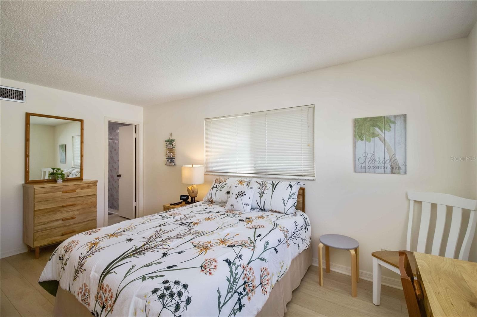 Condominium at 5476 SWIFT RD #19, SARASOTA, photo 23 of 34
