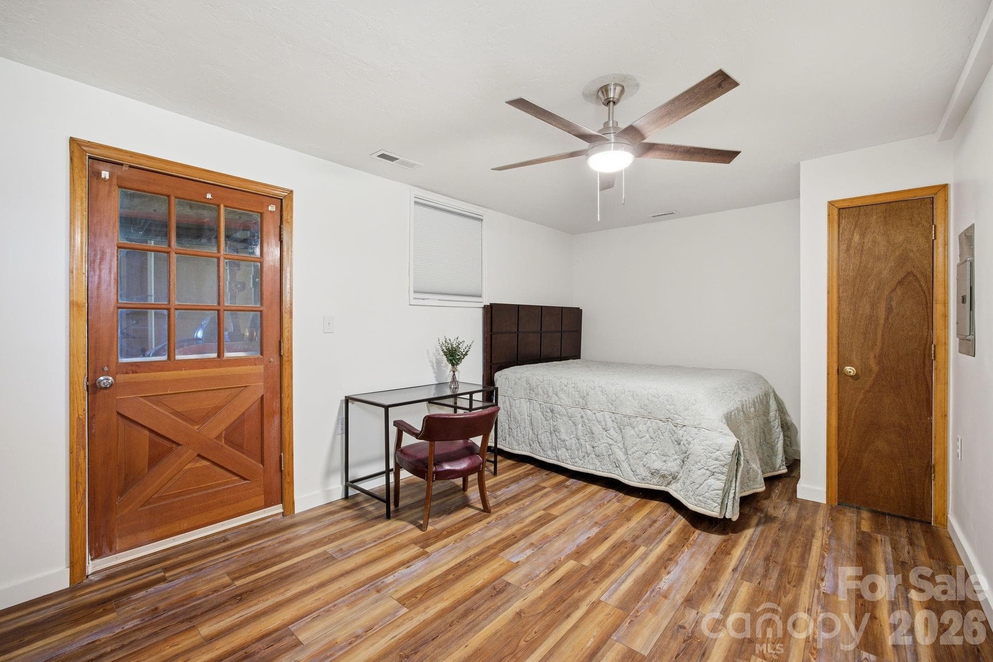 Apartment bedroom - 573 & 577 Randolph Road, Marion