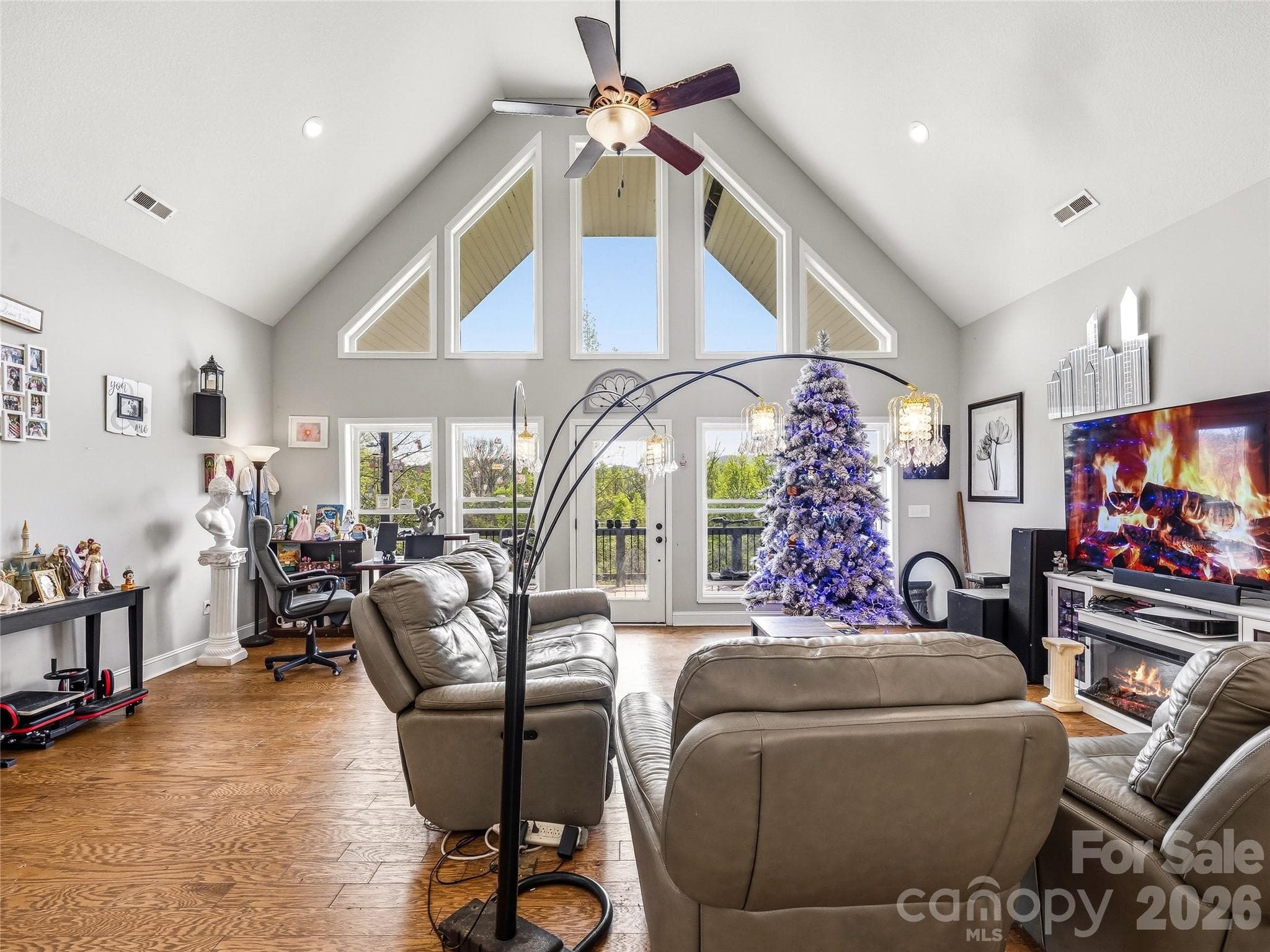 Single Family Residence at 170 Starry Night Lane, Marshall, photo 18 of 34
