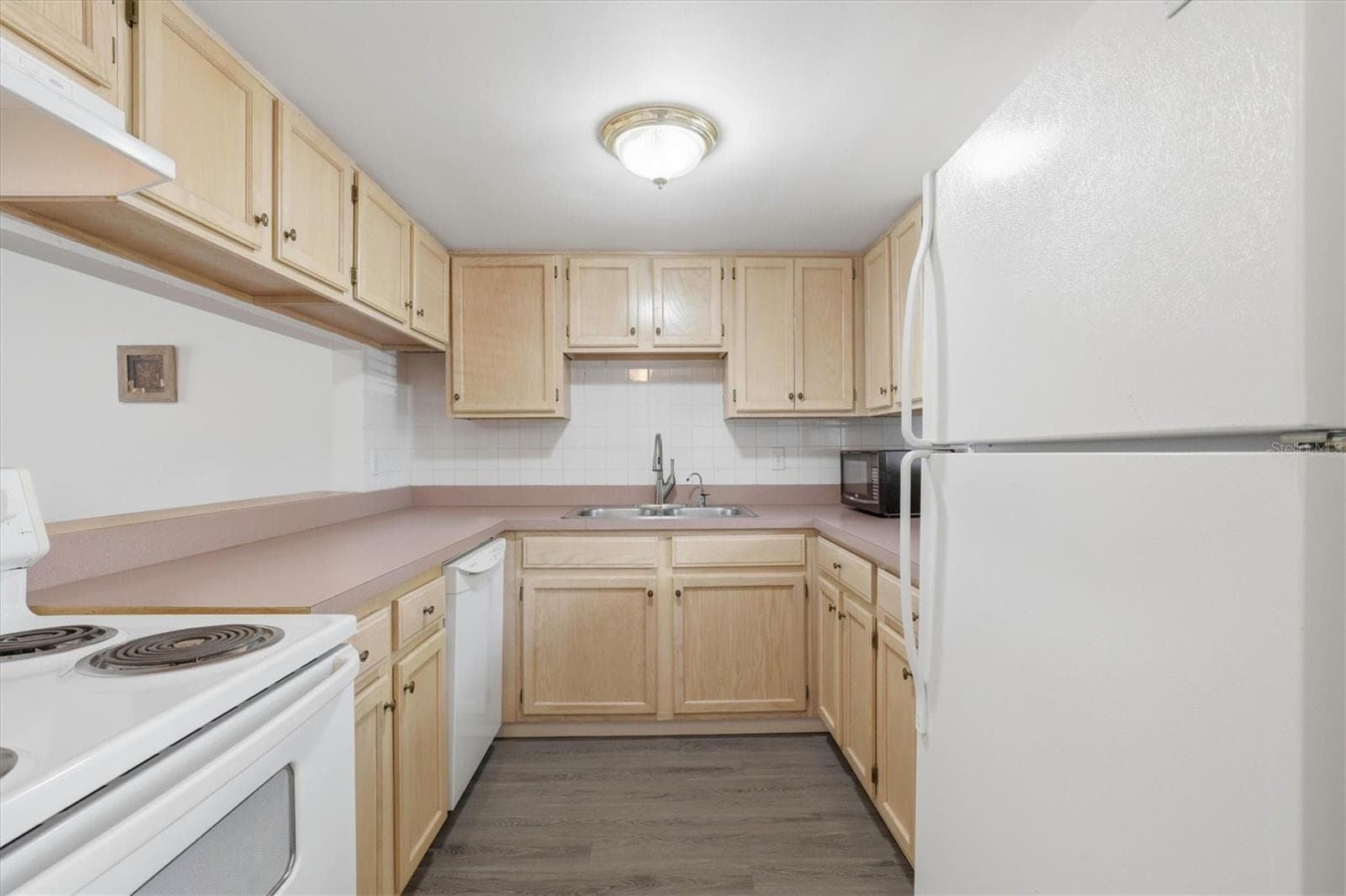 Light Kitchen - 7701 STARKEY RD #412, SEMINOLE