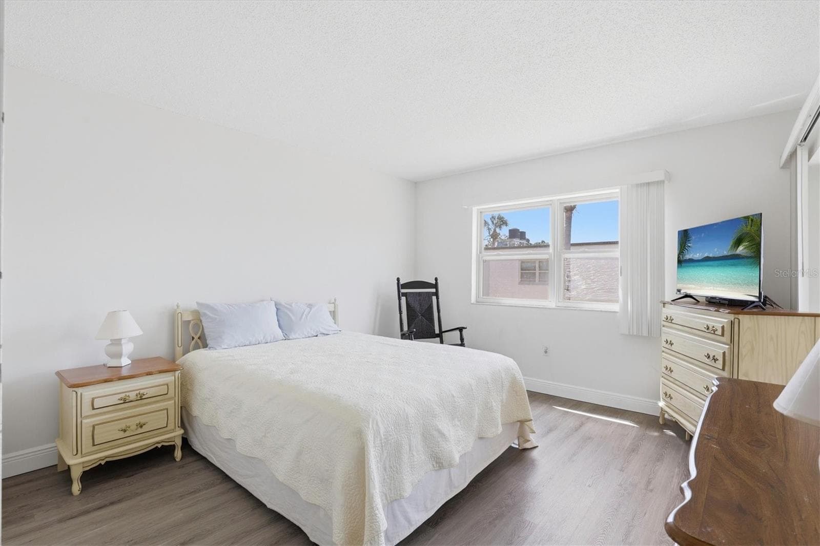 Primary bedroom - 7701 STARKEY RD #412, SEMINOLE