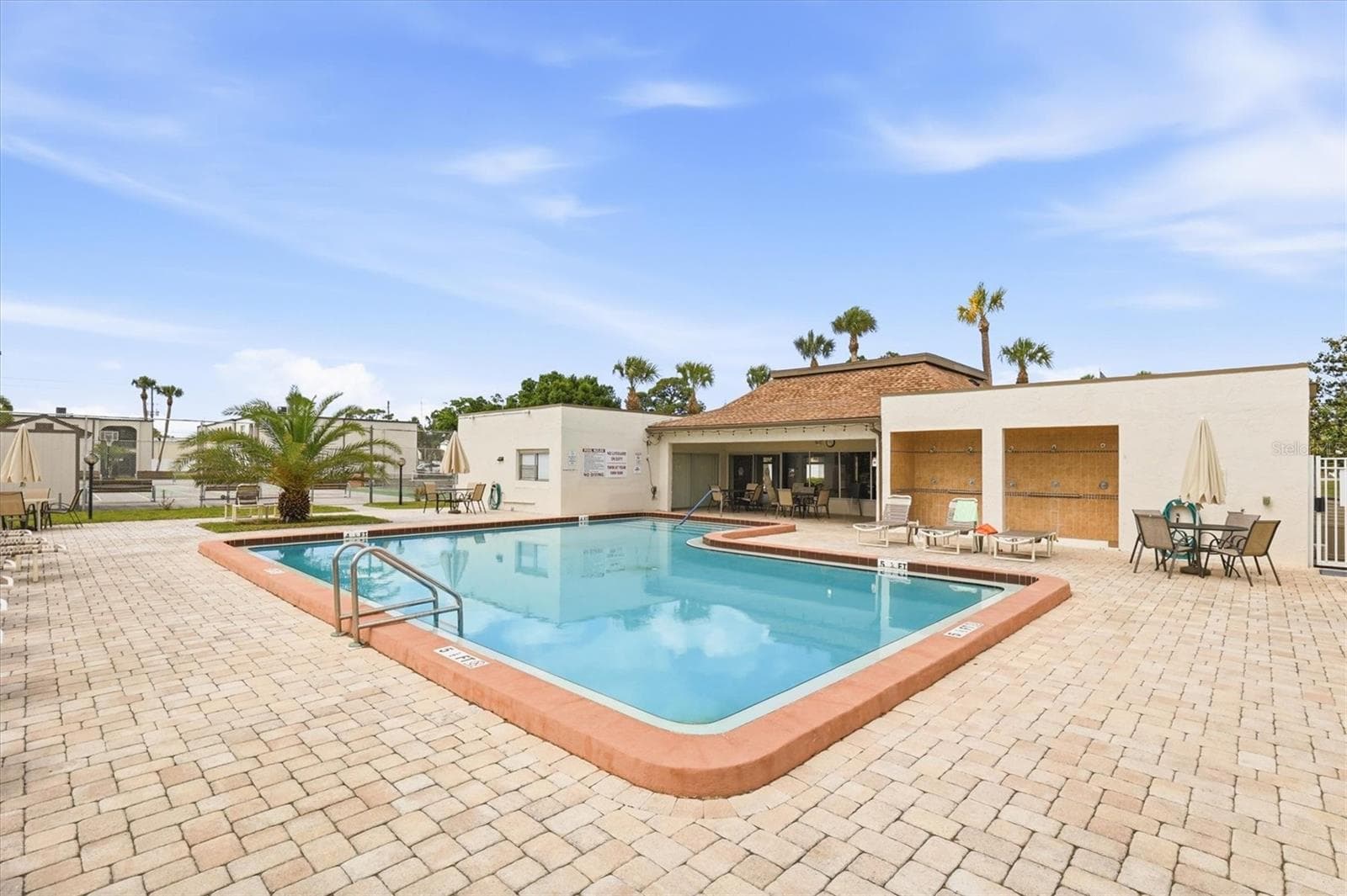 Spacious - 7701 STARKEY RD #412, SEMINOLE
