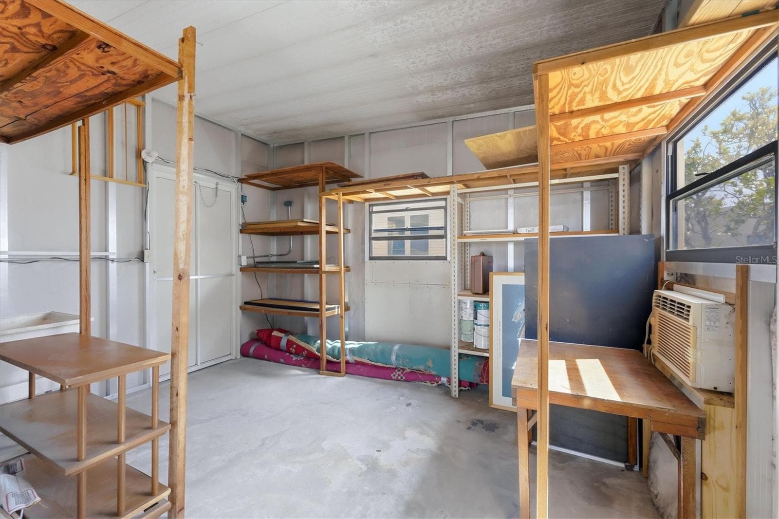 Storage Shed / Workshop - 8420 IMPERIAL CIR, PALMETTO