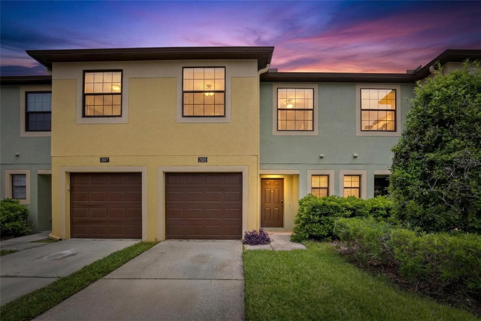 2605 OLEANDER LAKES DR