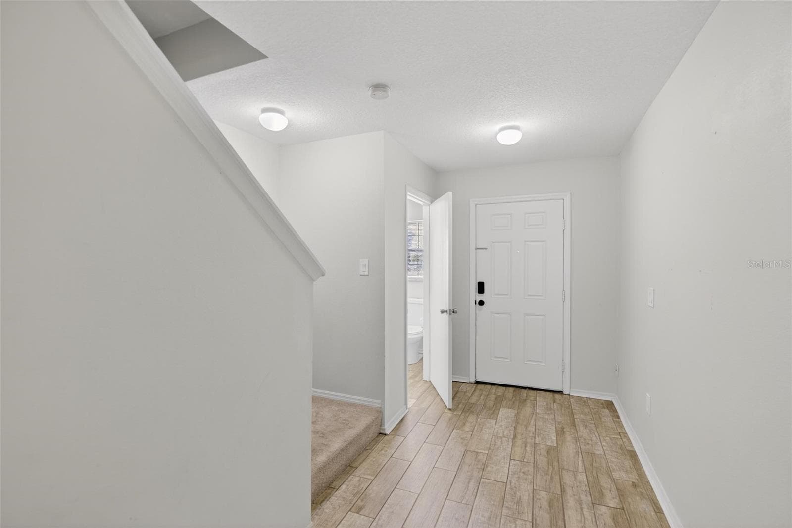 Townhouse at 2605 OLEANDER LAKES DR, BRANDON, photo 2 of 68