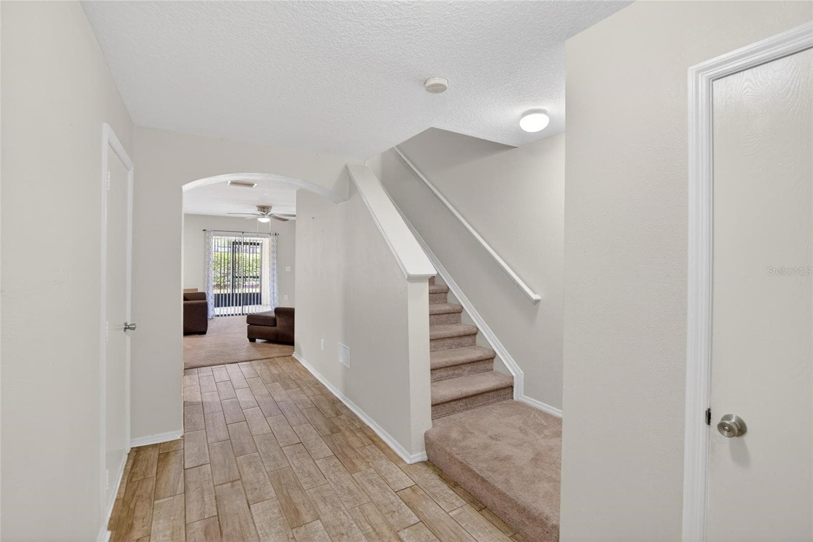 Townhouse at 2605 OLEANDER LAKES DR, BRANDON, photo 3 of 68