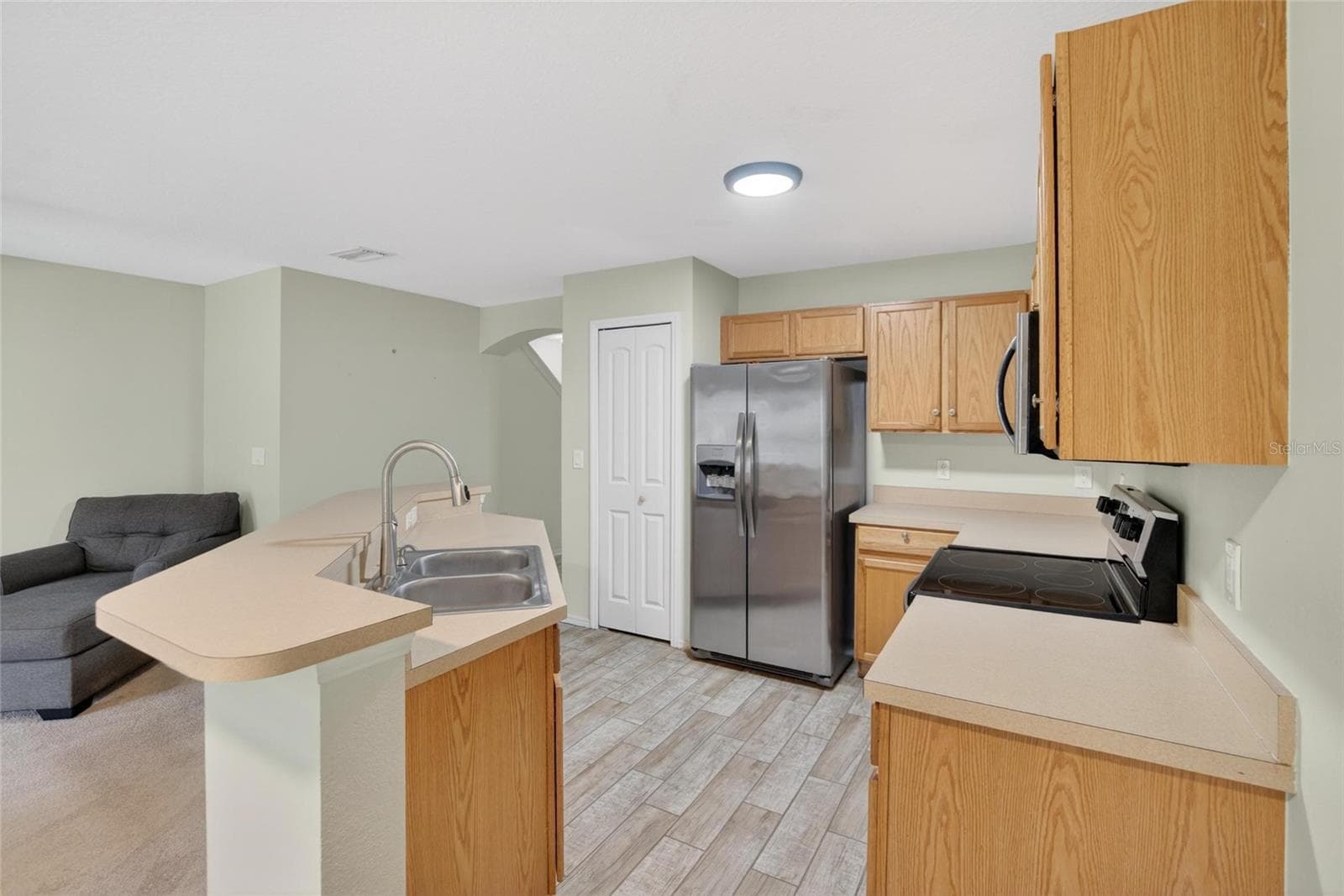 Townhouse at 2605 OLEANDER LAKES DR, BRANDON, photo 9 of 68