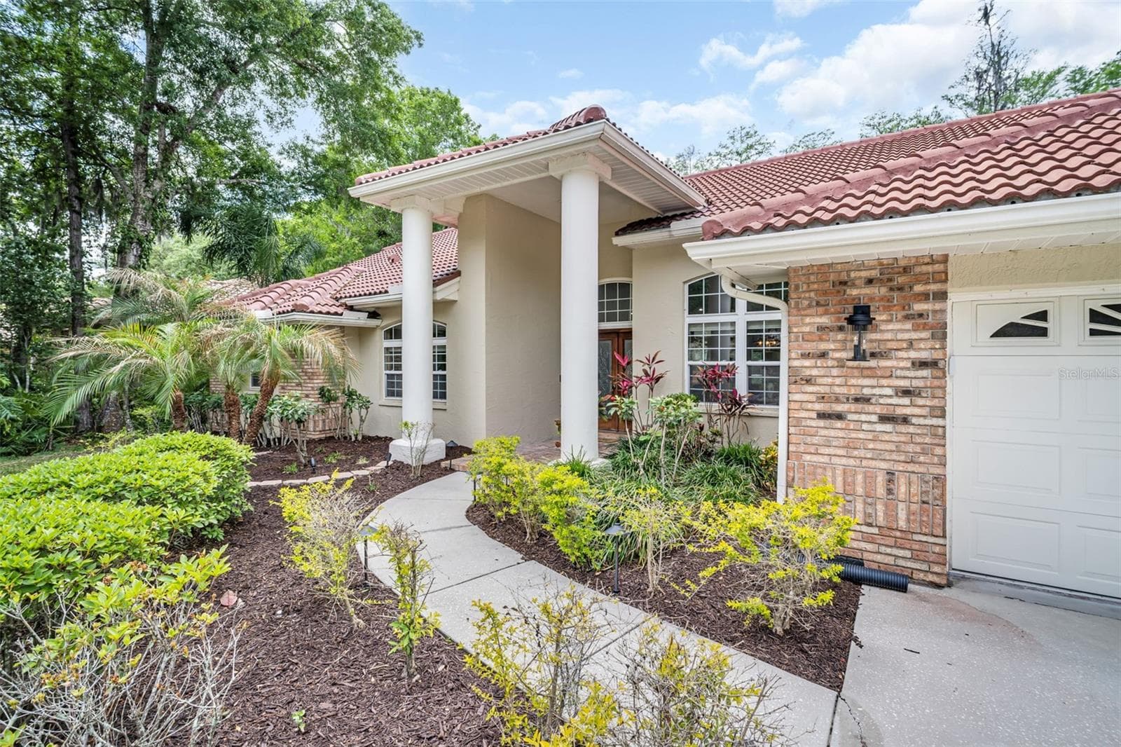 1404 EAST LAKE WOODLANDS PKWY