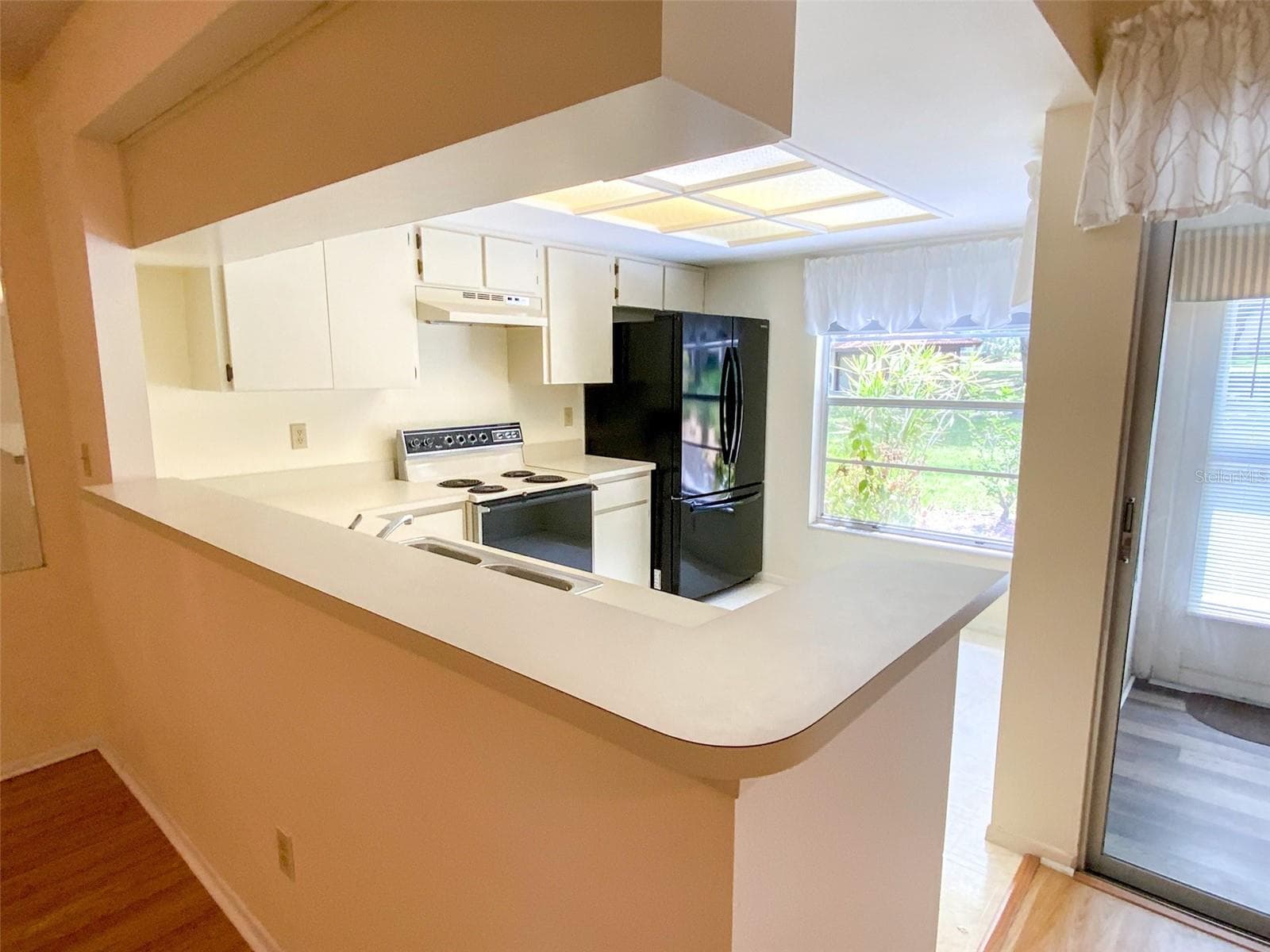 Kitchen - 1125 MONTROSE PL, DUNEDIN