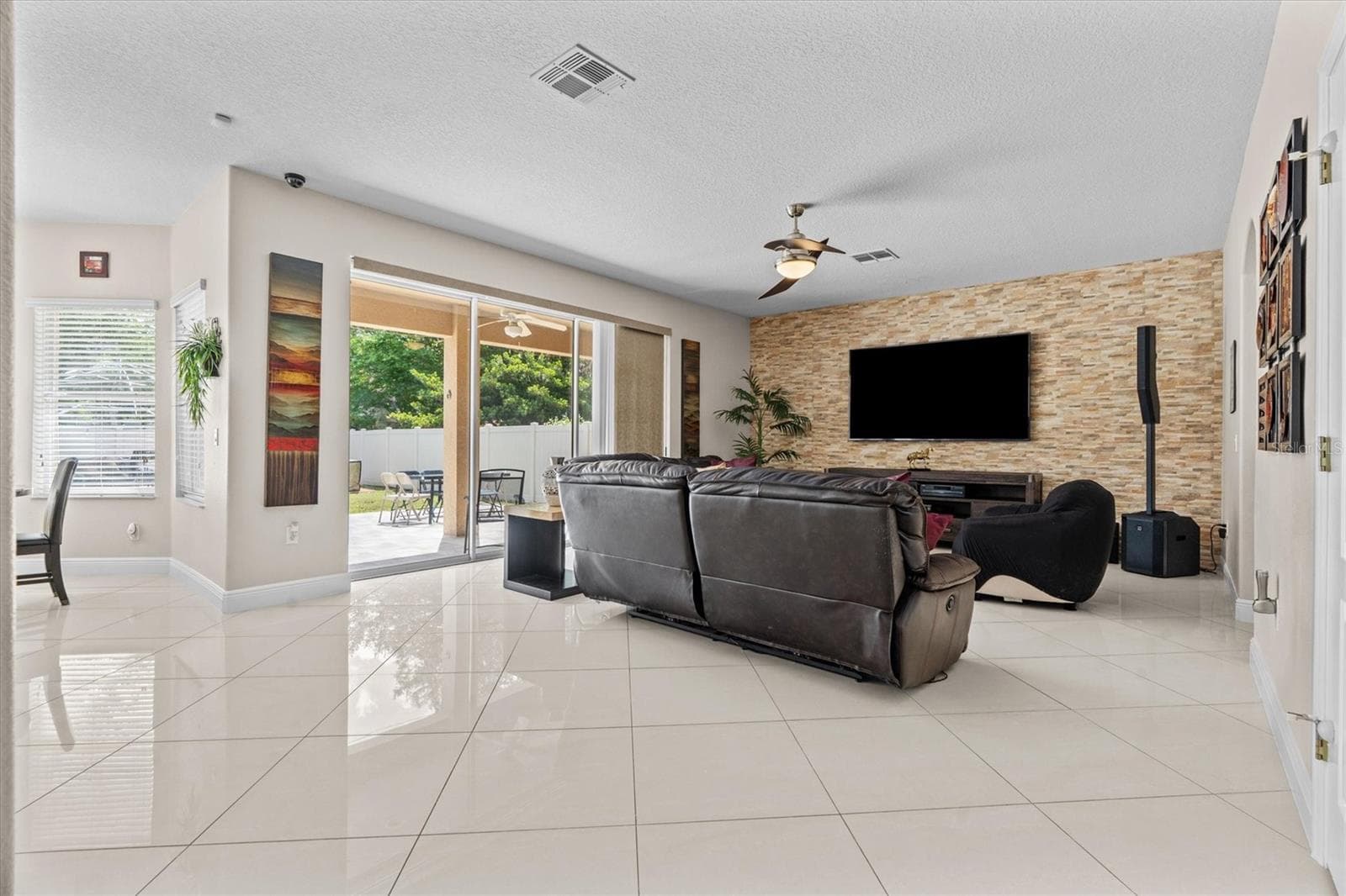 Single Family Residence at 12955 MOSS PARK RIDGE DR, ORLANDO, photo 10 of 43