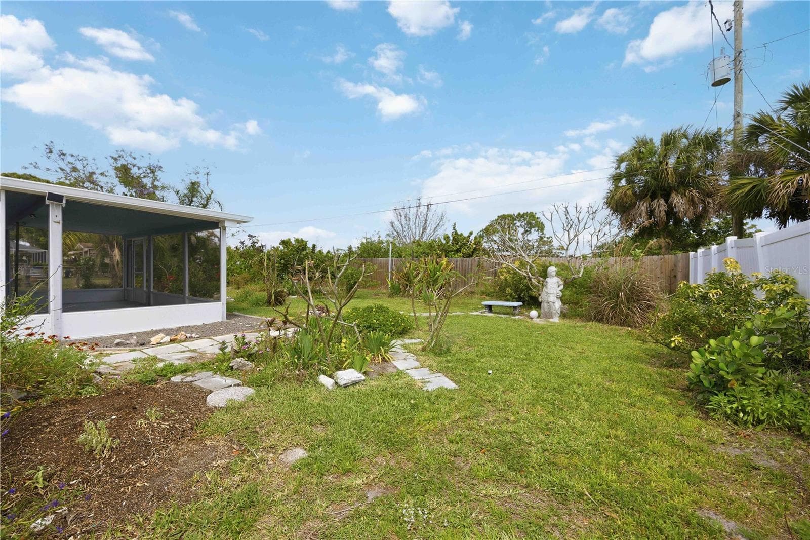 Single Family Residence at 917 CHURCH ST, VENICE, photo 48 of 66