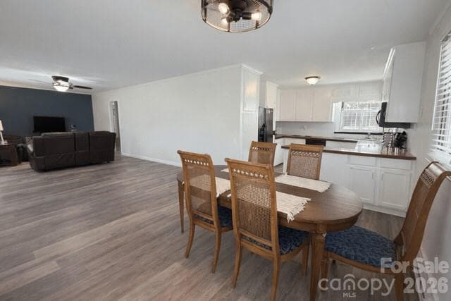 Open floorplan for dining/living/kitchen - 636 Willis Road, Dallas