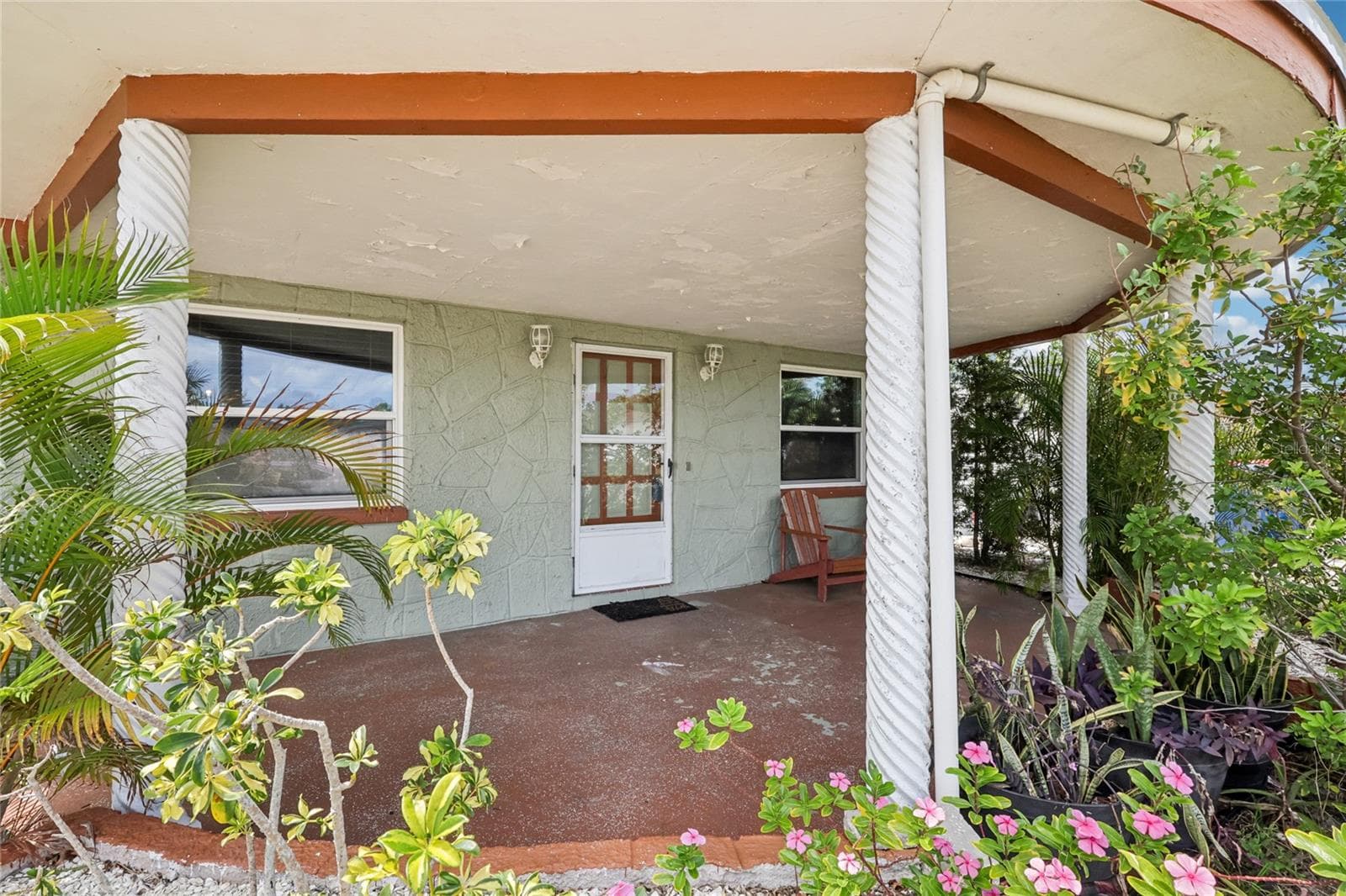 Front porch - 3548 DARLINGTON RD, HOLIDAY