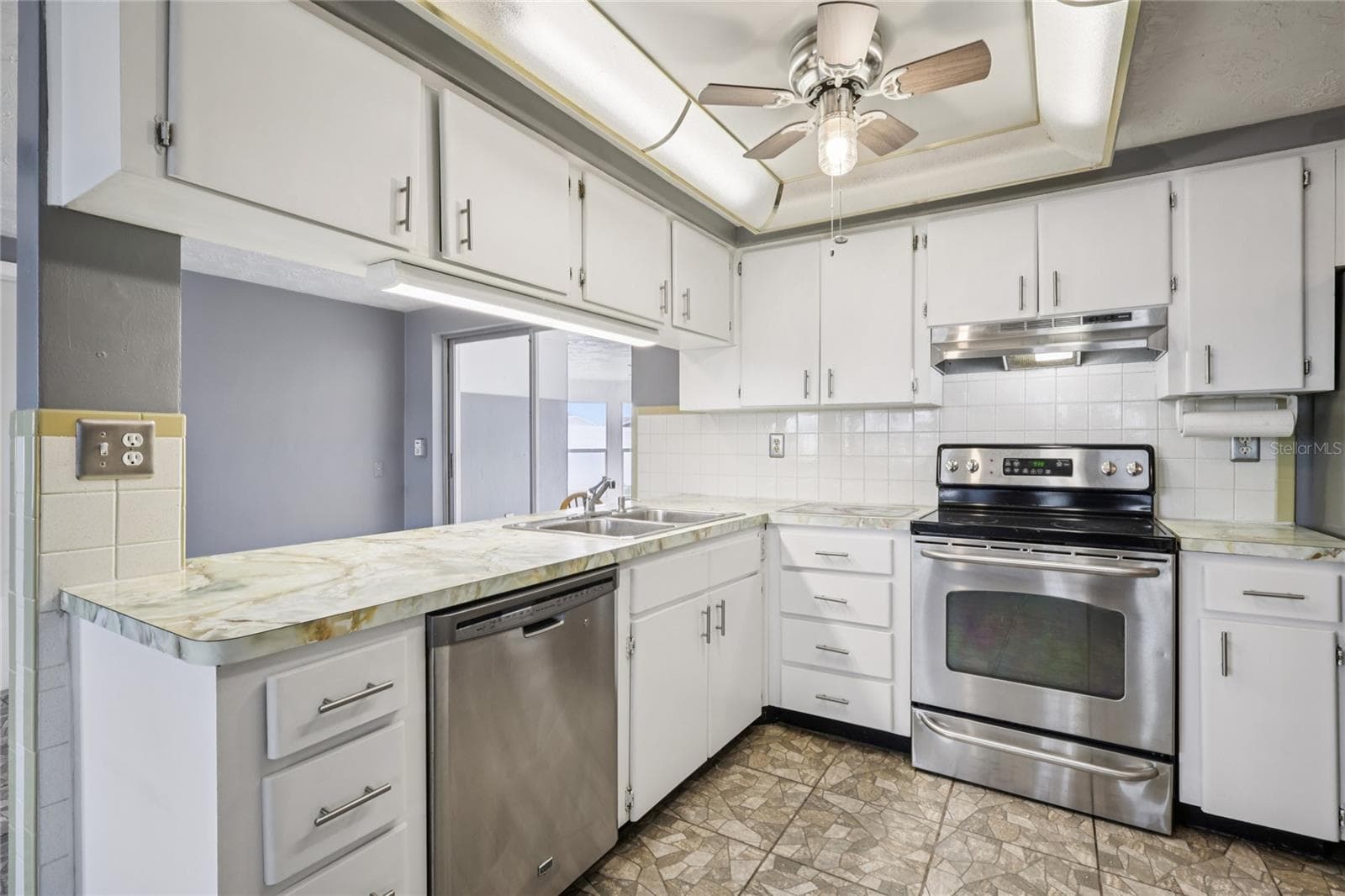 Kitchen - 3548 DARLINGTON RD, HOLIDAY