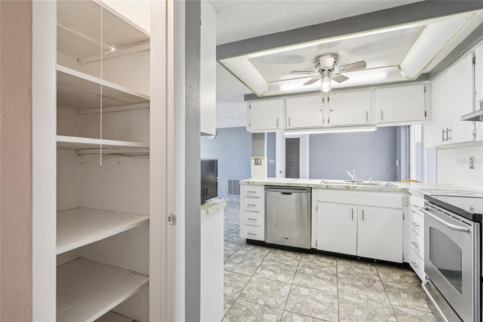 Kitchen - 3548 DARLINGTON RD, HOLIDAY
