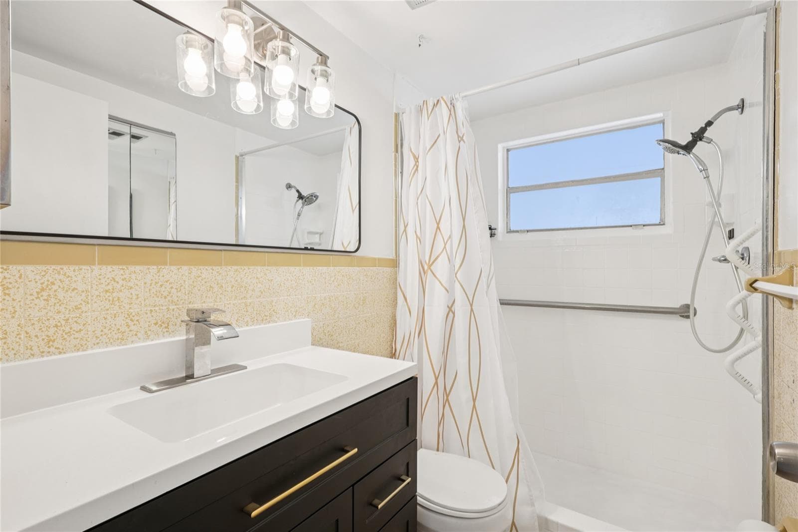 Primary bathroom - 3548 DARLINGTON RD, HOLIDAY