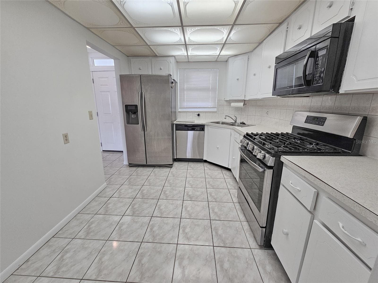 Kitchen Area. - 5980 SHORE BLVD S #405, GULFPORT