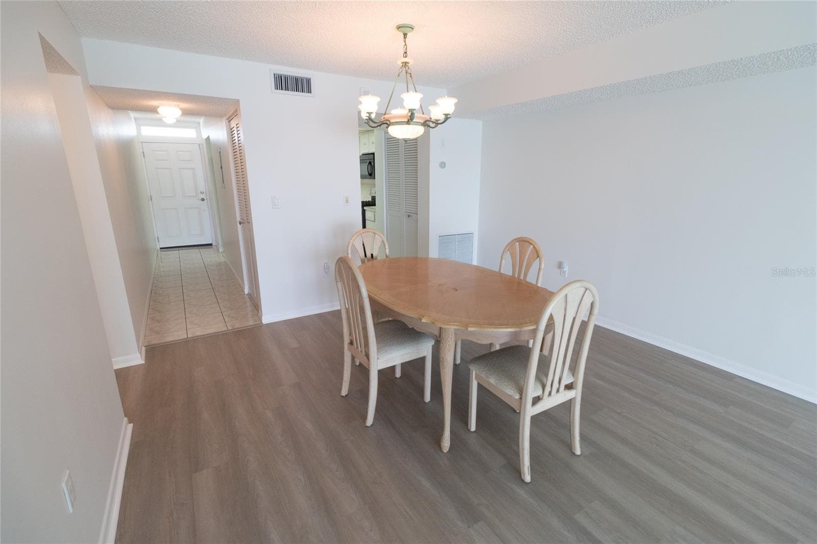 Dinning Room Area. - 5980 SHORE BLVD S #405, GULFPORT