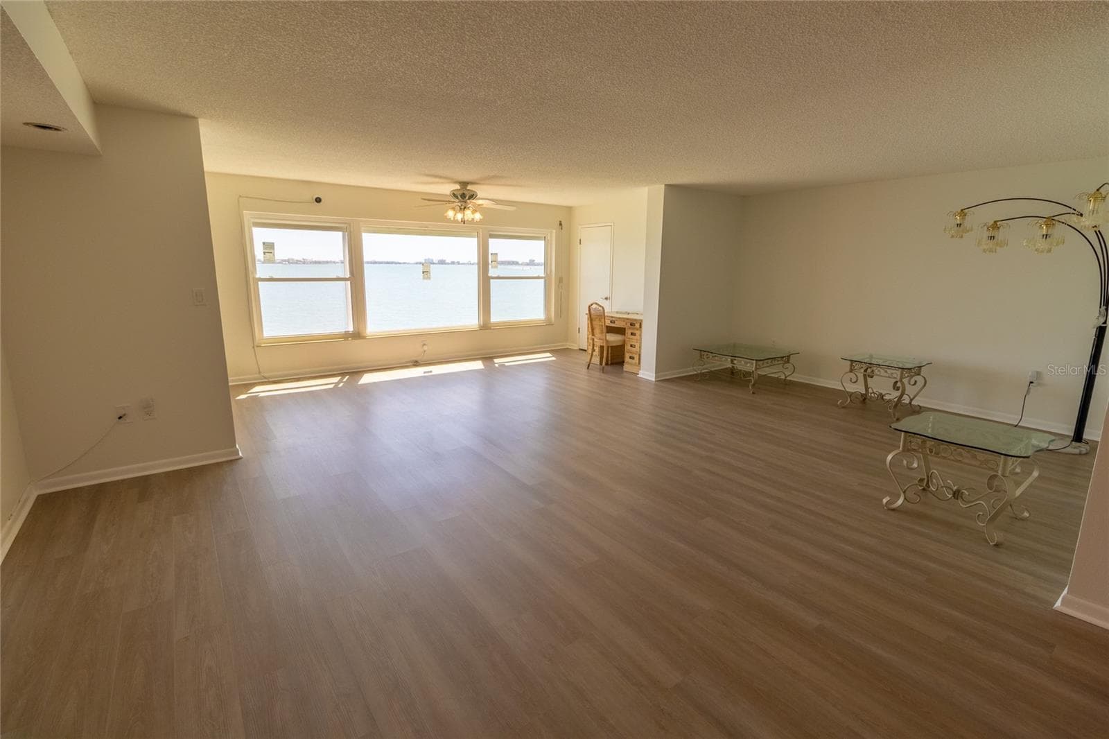 Living Room Area. - 5980 SHORE BLVD S #405, GULFPORT