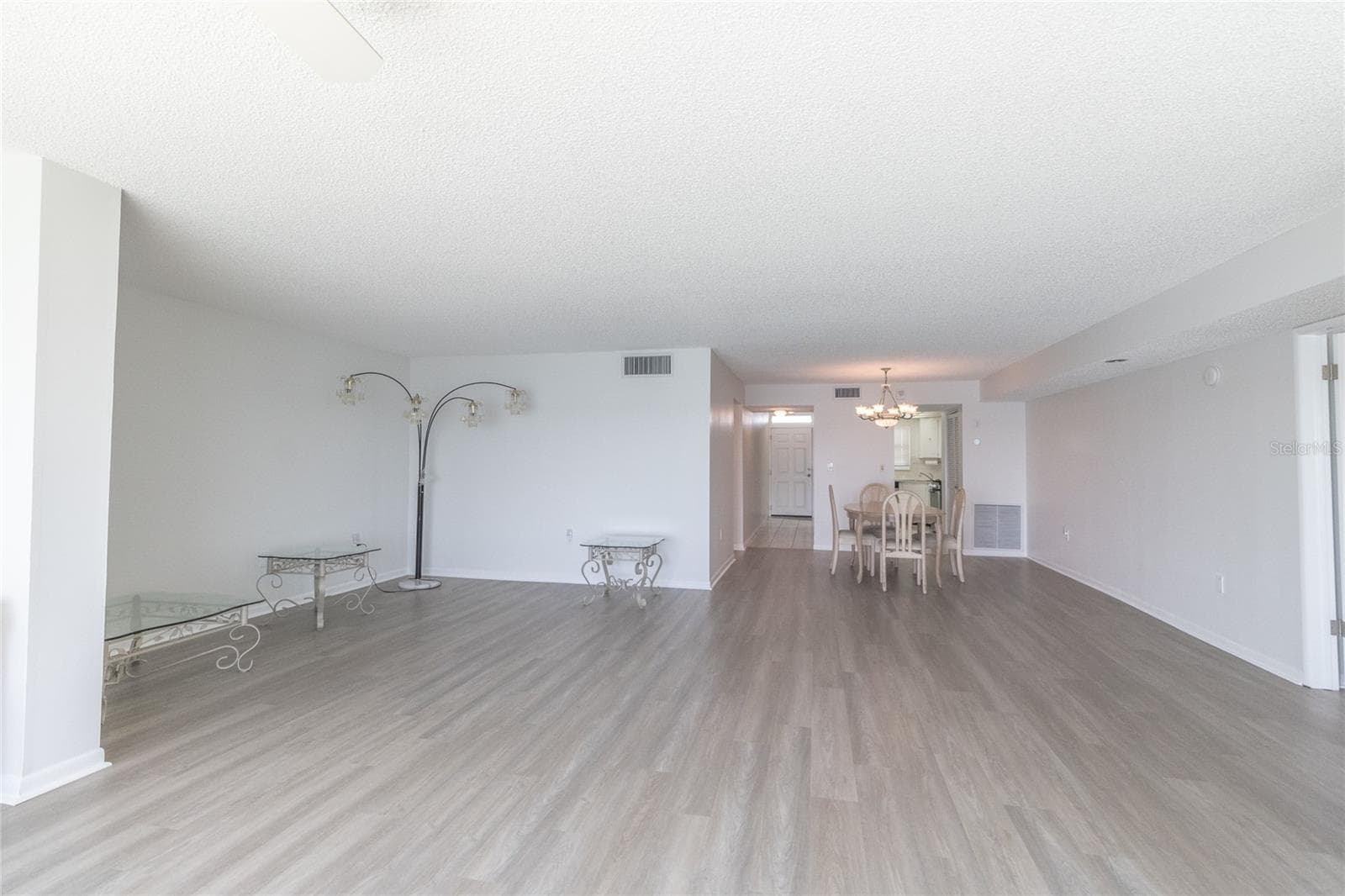 Main Living Area. - 5980 SHORE BLVD S #405, GULFPORT
